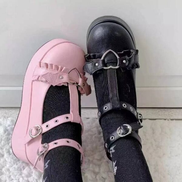 Emo Mädchen Stiefel