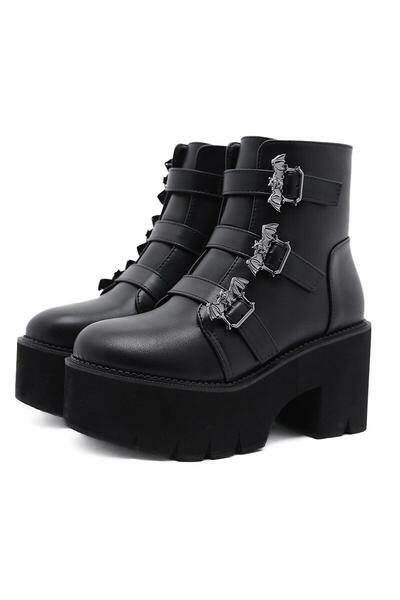 Emo-Stiefeletten