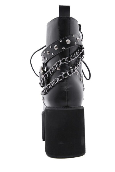 Lange Emo-Stiefel